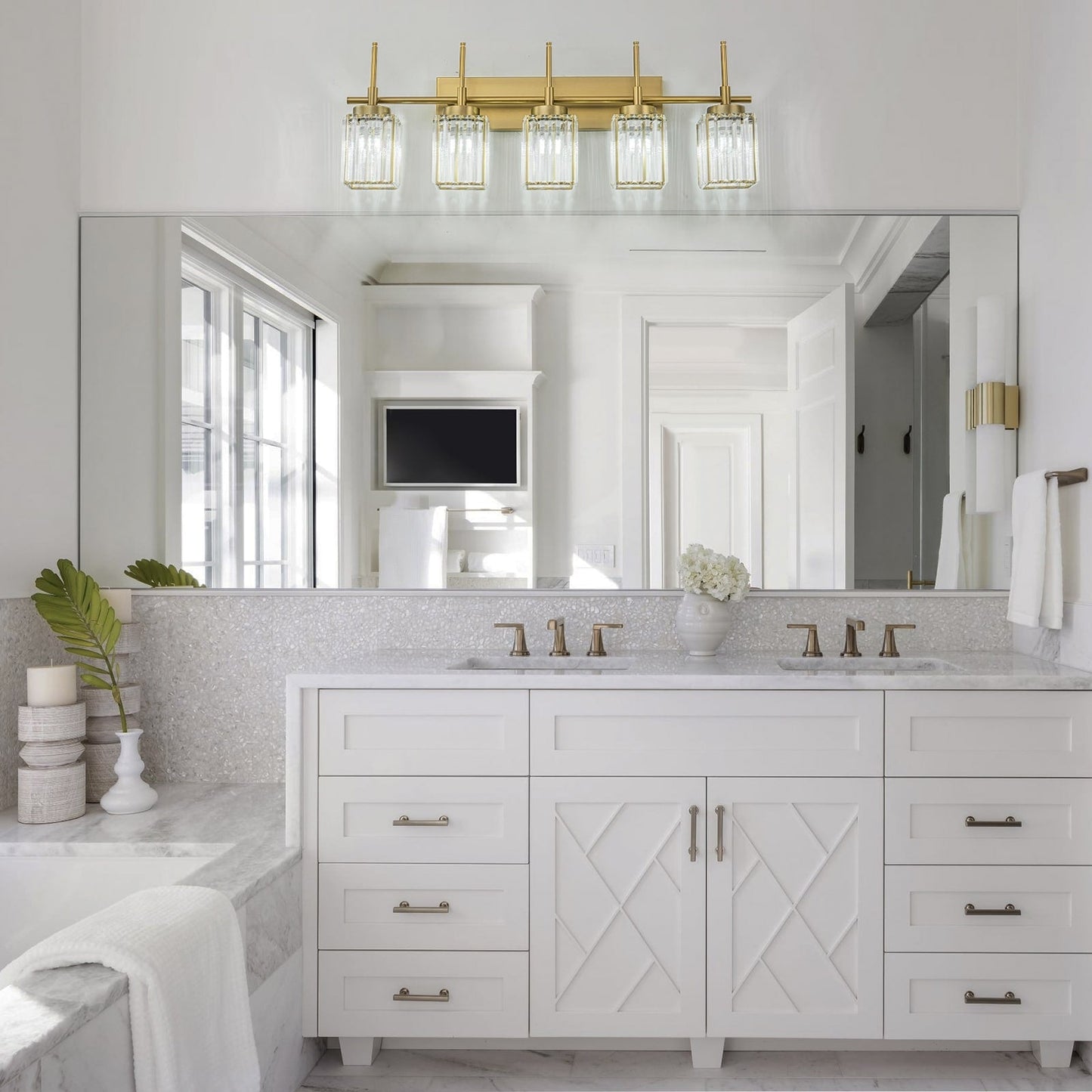 Applique murale moderne dorée à intensité variable, style glamour, cylindrique, pour salle de bain, avec cristaux, pour miroir de salle de bain.