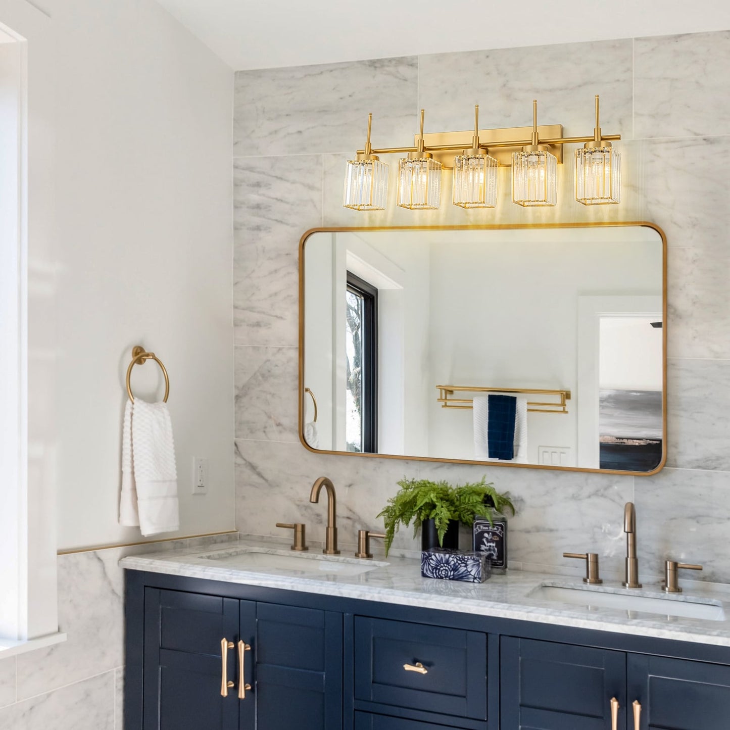 Applique murale moderne dorée à intensité variable, style glamour, cylindrique, pour salle de bain, avec cristaux, pour miroir de salle de bain.