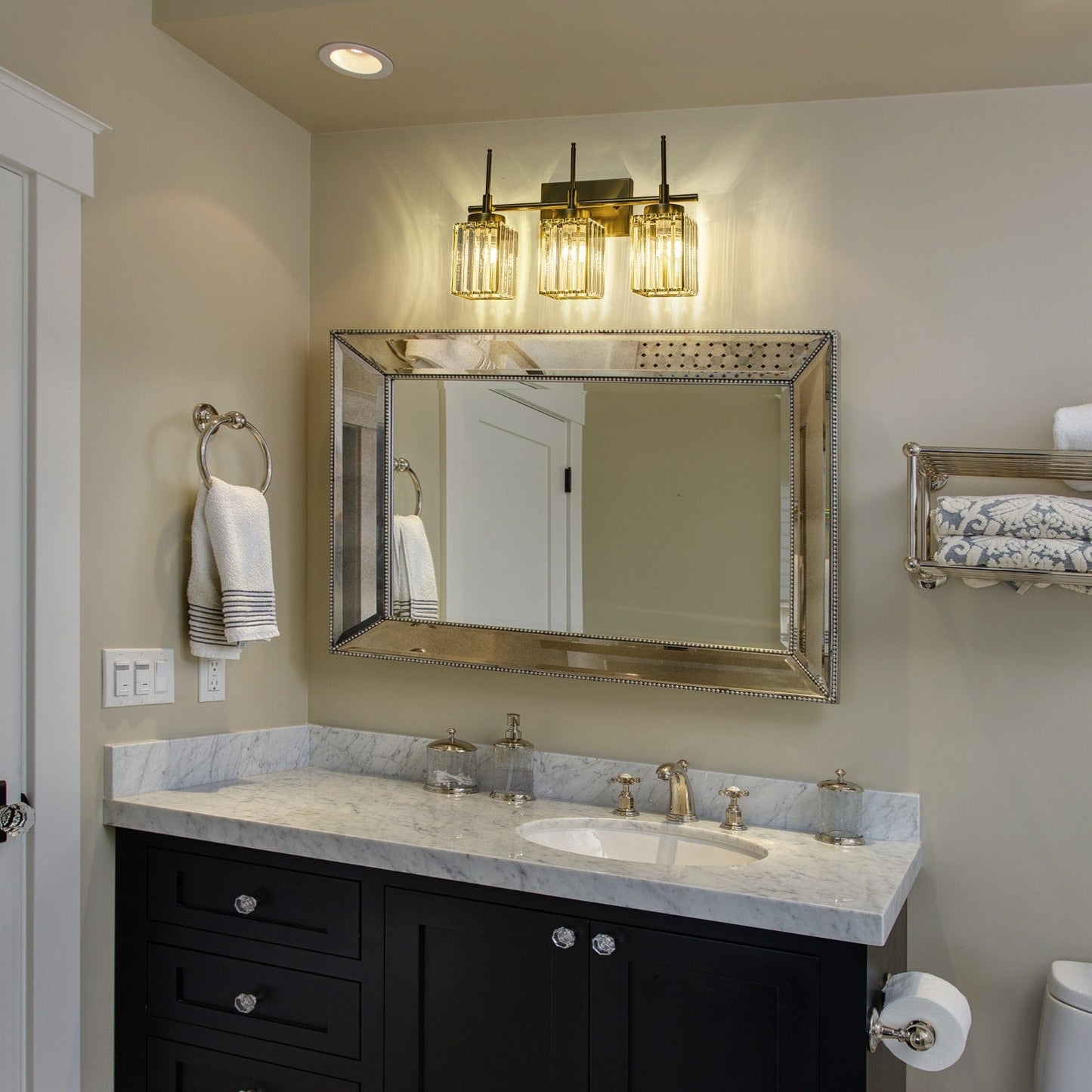 Applique murale moderne dorée à intensité variable, style glamour, cylindrique, pour salle de bain, avec cristaux, pour miroir de salle de bain.