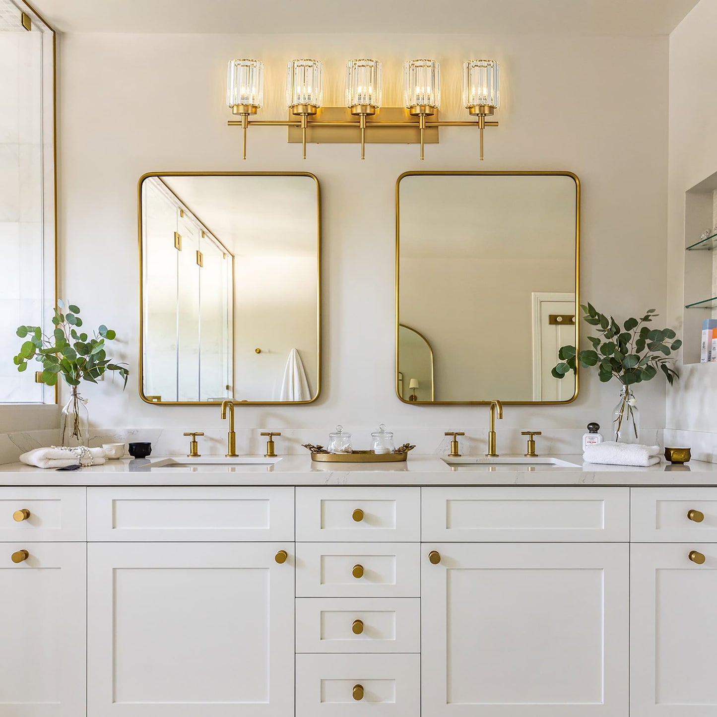 Applique murale moderne dorée à intensité variable, style glamour, cylindrique, pour salle de bain, avec cristaux, pour miroir de salle de bain.