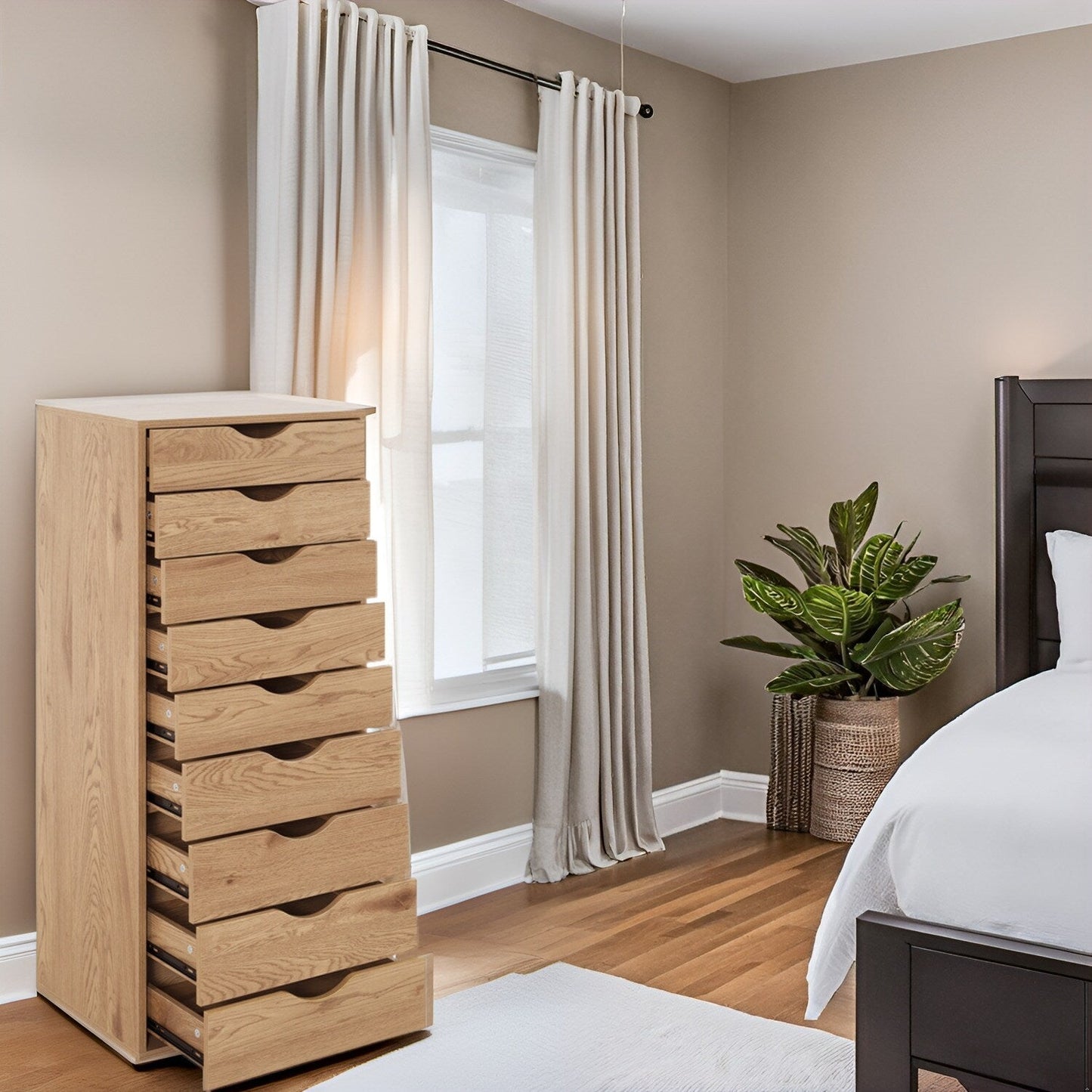 Armoire étroite en bois à 9 tiroirs avec tiroirs à coulisses fluides et étagère de rangement supérieure.