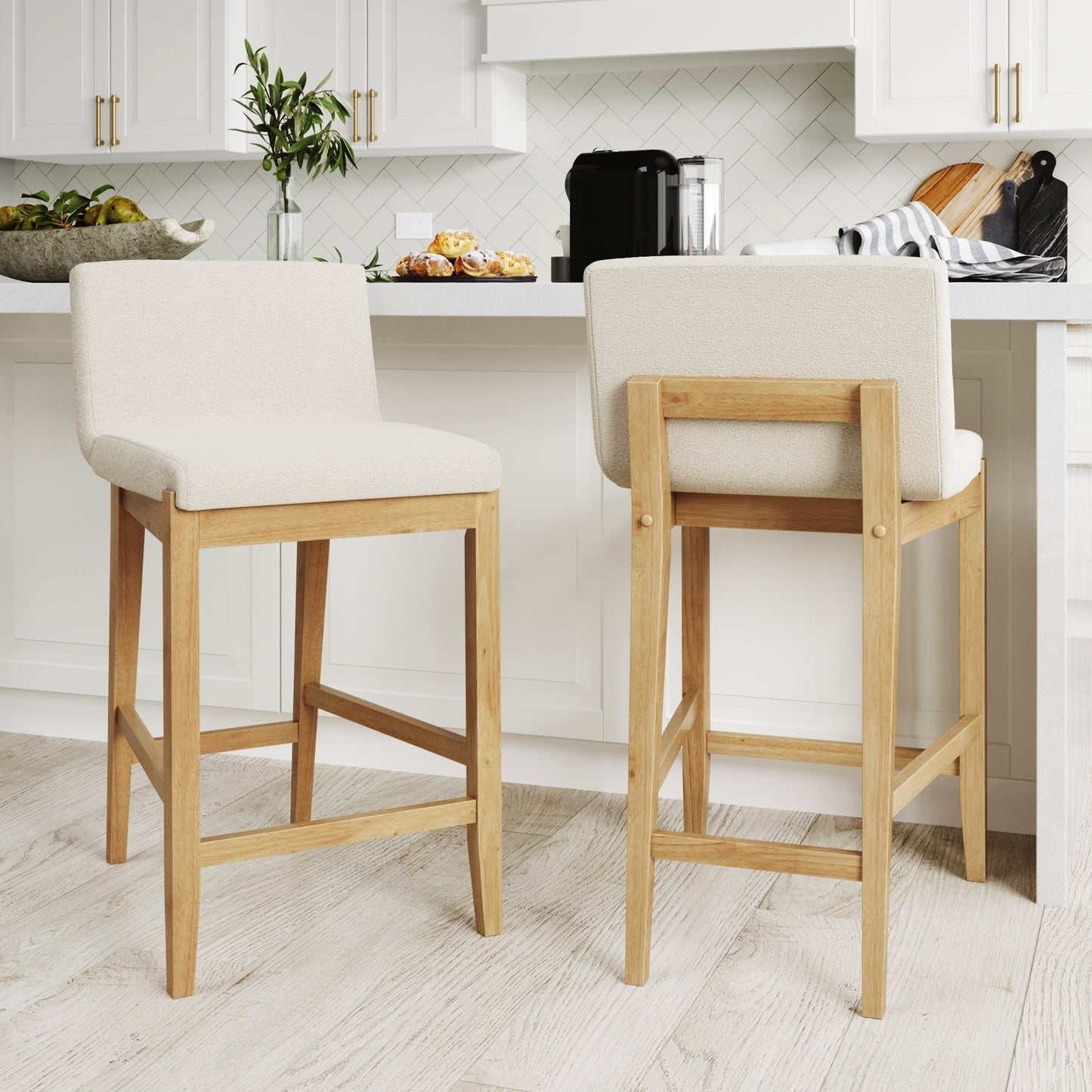 Tabouret de bar moderne Gracie, chaise rembourrée en bouclé et pieds en bois brossé