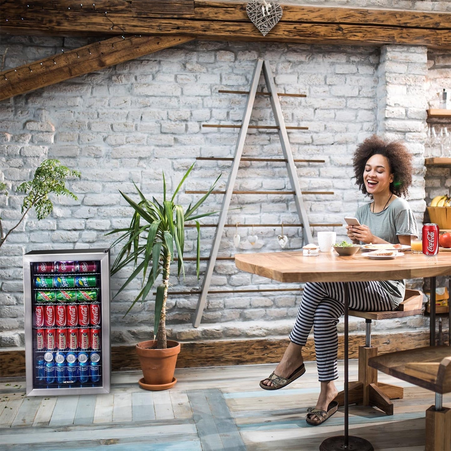 Réfrigérateur à boissons Newair, capacité de 126 canettes, mini réfrigérateur avec porte en verre et étagères réglables, acier inoxydable