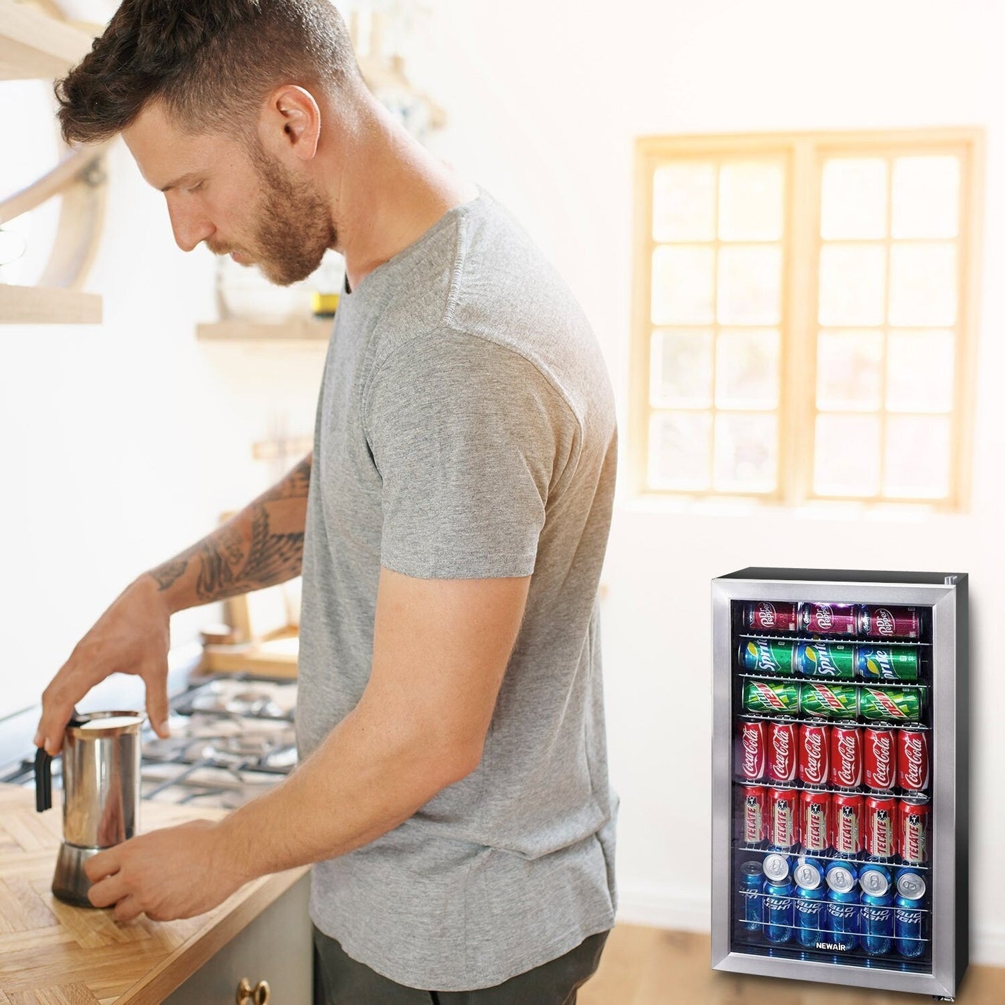Réfrigérateur à boissons Newair, capacité de 126 canettes, mini réfrigérateur avec porte en verre et étagères réglables, acier inoxydable