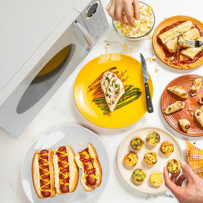 Four à micro-ondes de comptoir rétro Nostalgia de 0,9 pieds cubes