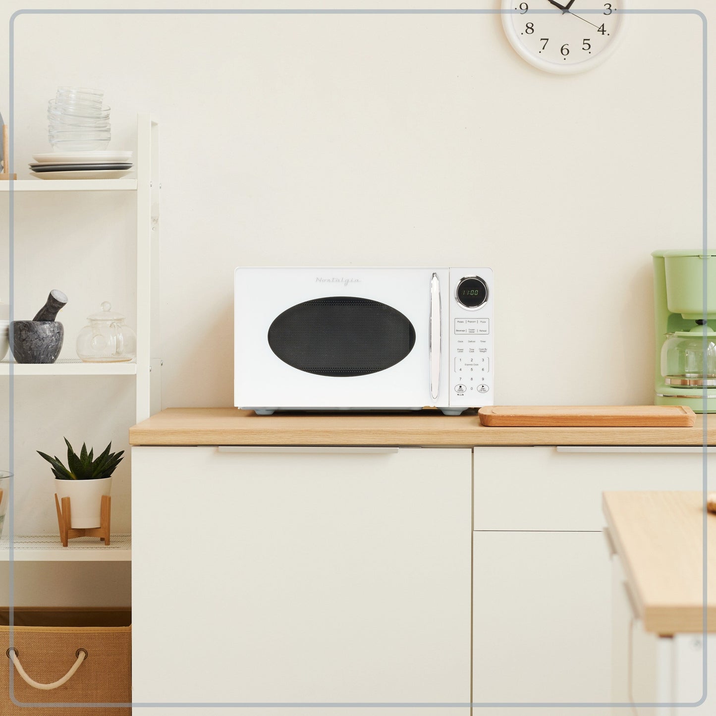 Four à micro-ondes de comptoir rétro Nostalgia de 0,9 pieds cubes