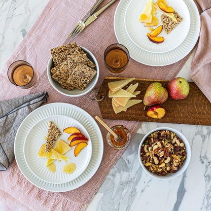 Service de table en porcelaine blanche Over and Back, 24 pièces, à bords cannelés