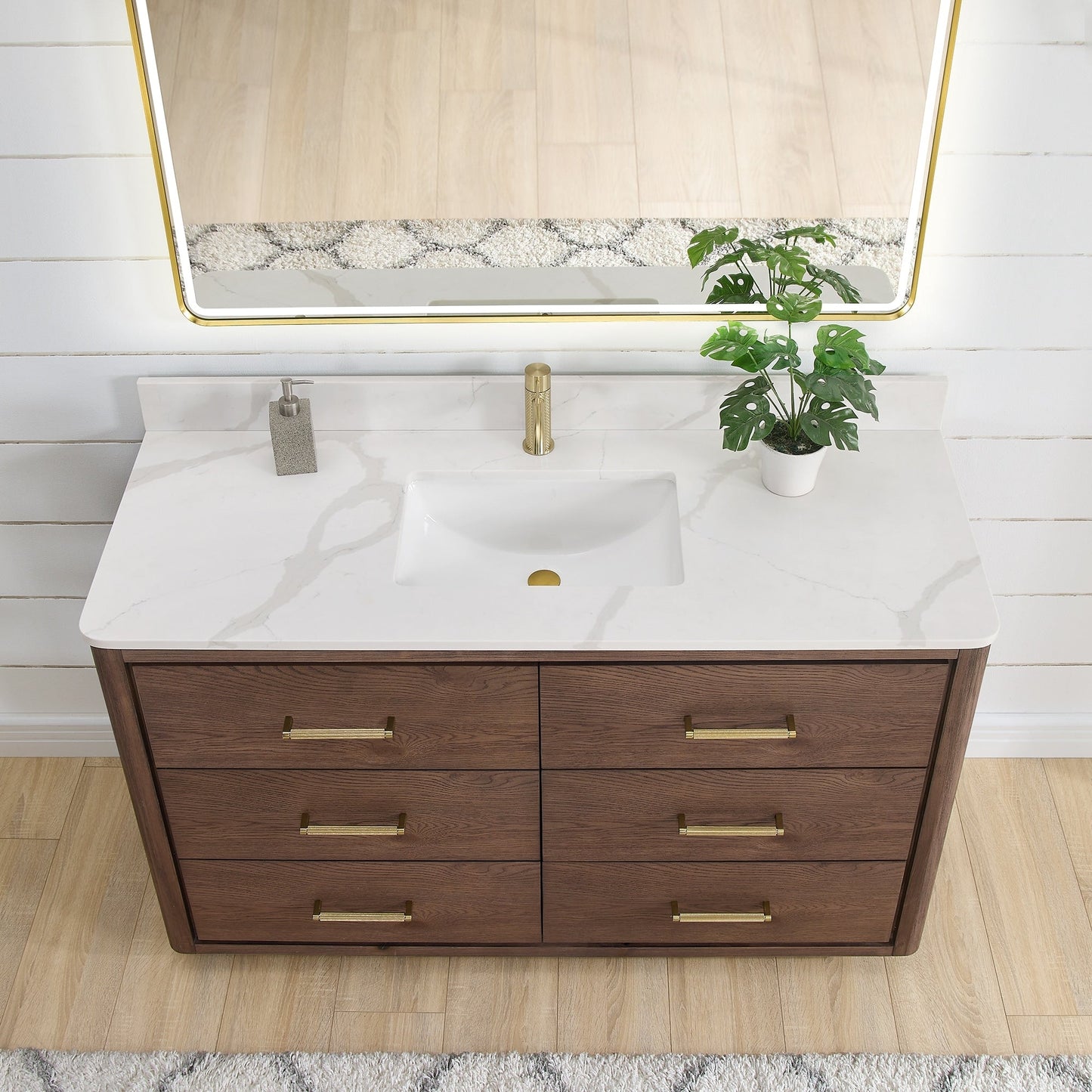 Meuble-lavabo Porto avec plan de toilette en pierre de quartz blanche, sans miroir.