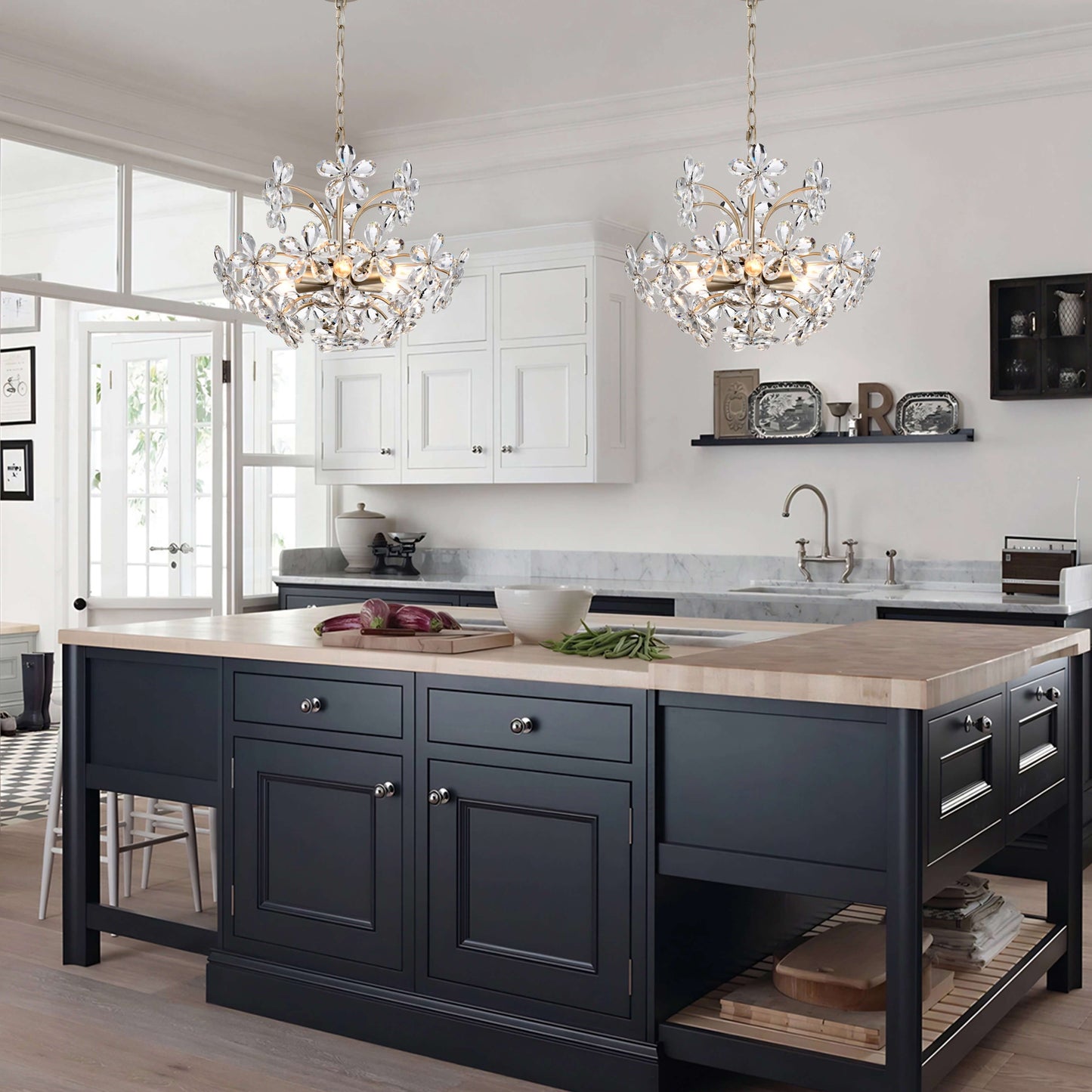 Luminaire Rosa à 6 lumières, en cristal de champagne argenté brossé, en forme de fleur.