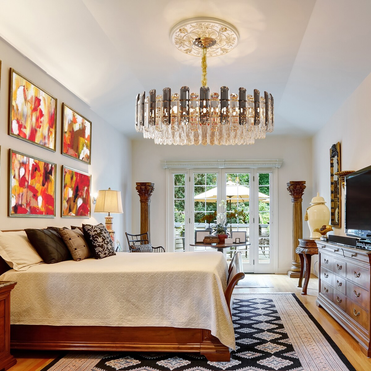 Suspension lumineuse à plusieurs couches de cristal rond avec éclairage à 3 couleurs.