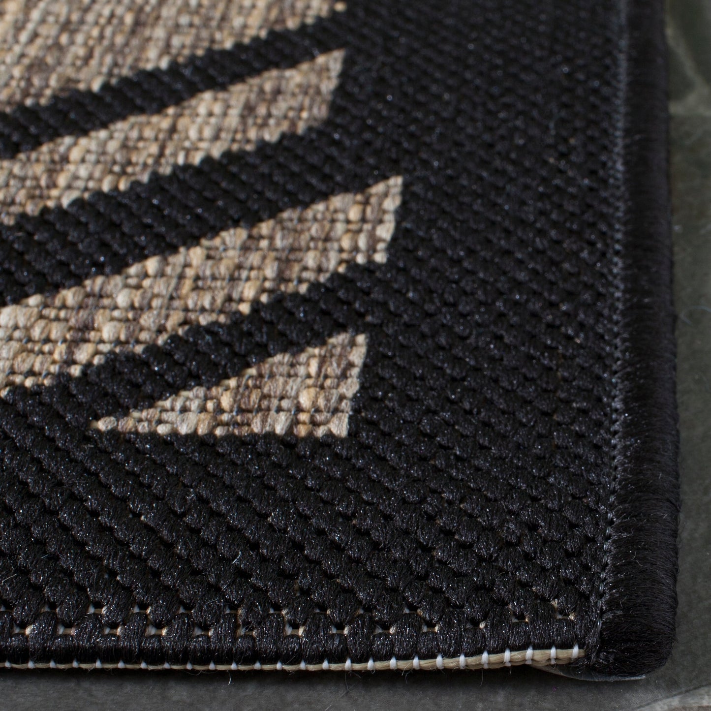 SAFAVIEH Courtyard Jeanine Indoor/ Outdoor Waterproof Patio Backyard Rug