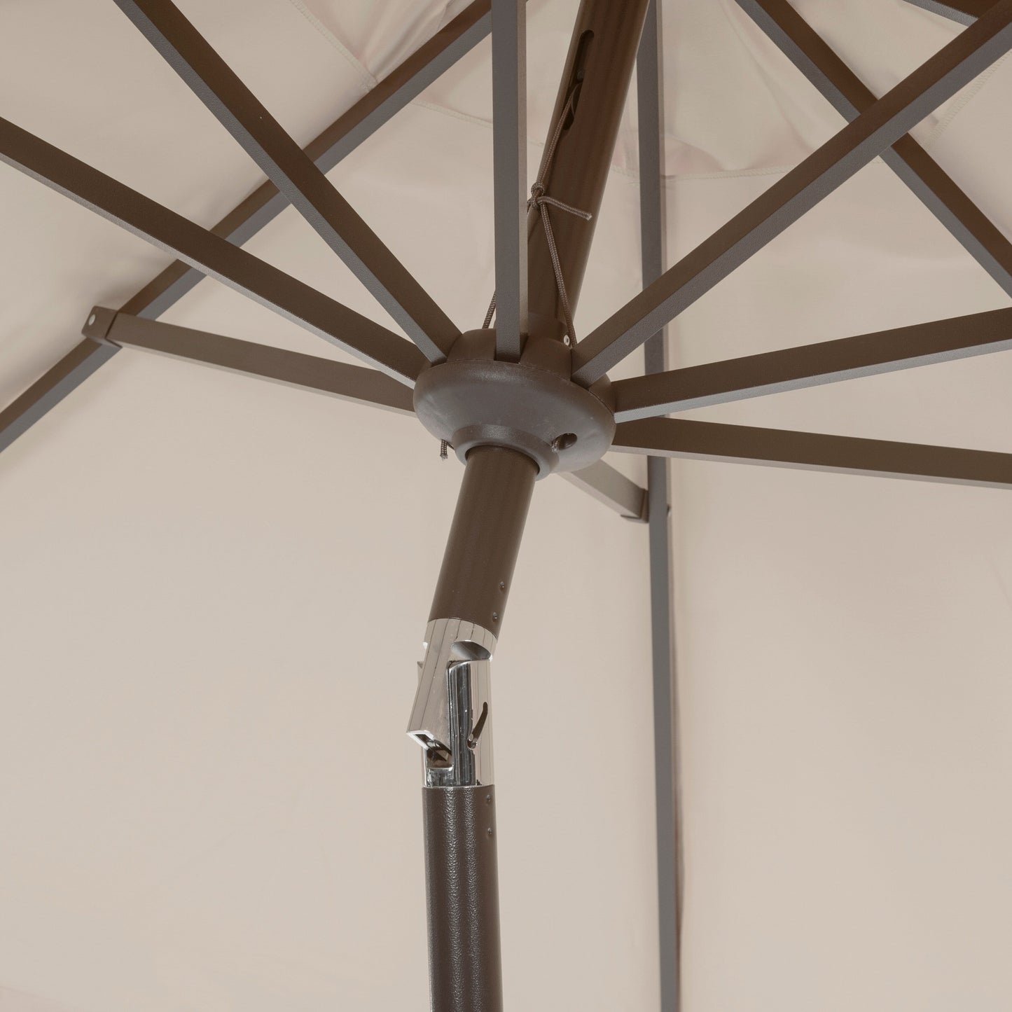 Parasol SAFAVIEH Gebbine Elegant de 2,7 mètres