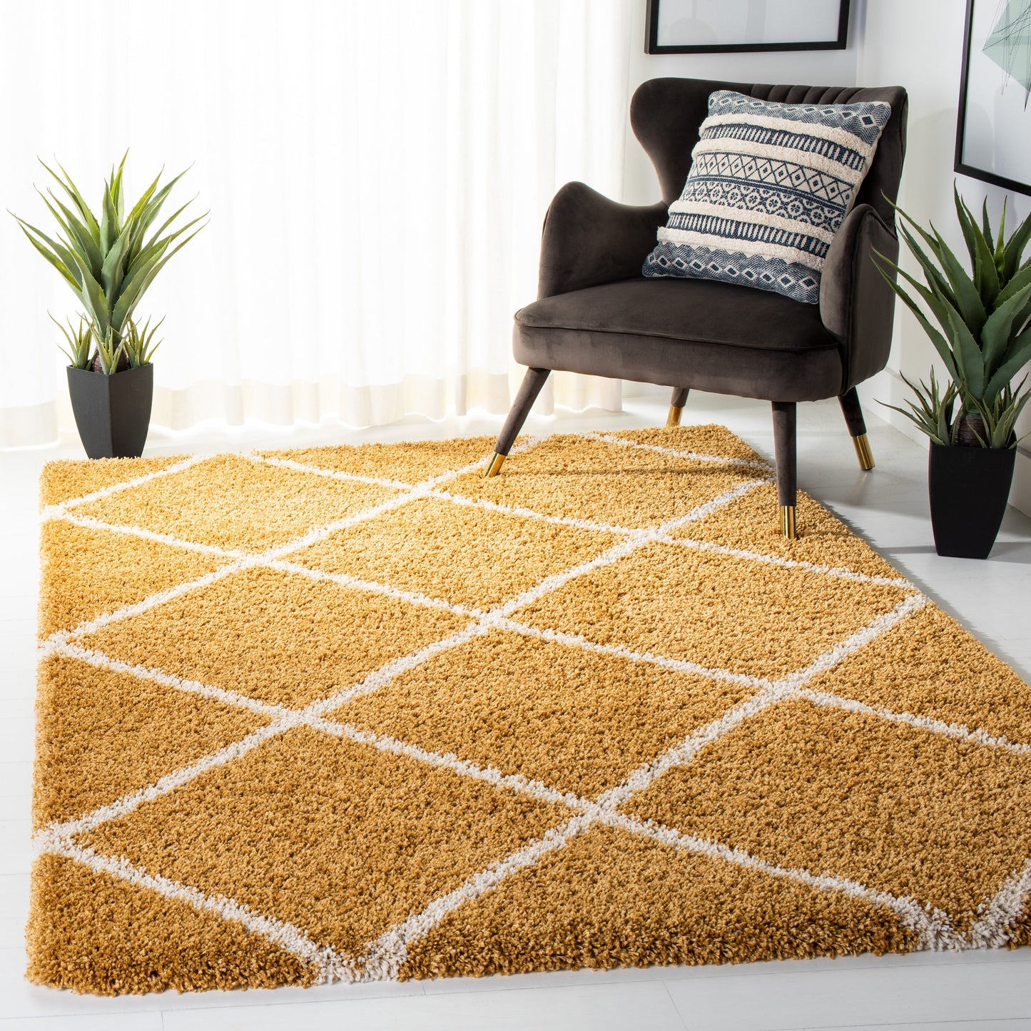 SAFAVIEH Hudson Shag Raili Diamond Trellis 2-inch Thick Rug
