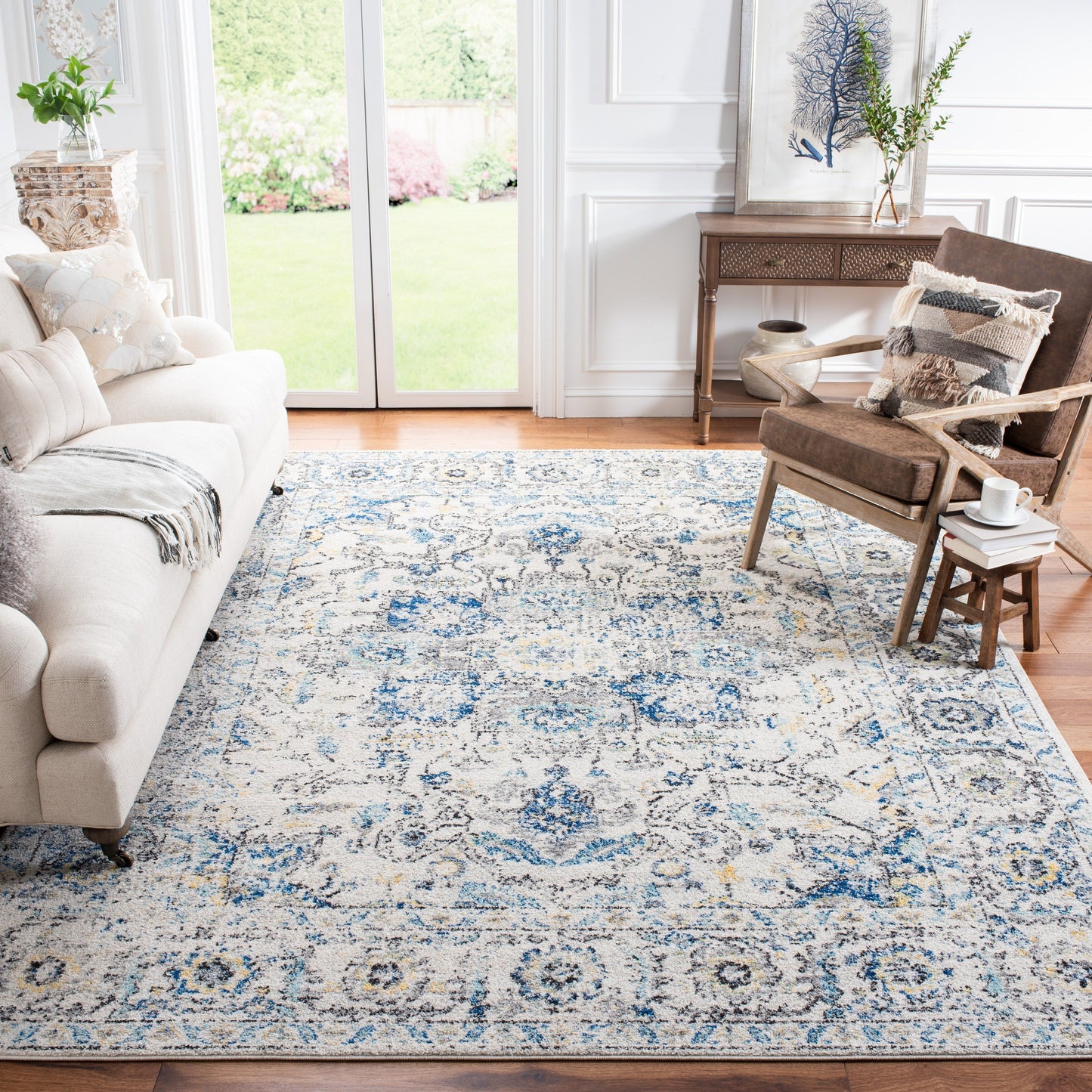 SAFAVIEH Madison Delois Medallion Rustic Farmhouse Distressed Rug