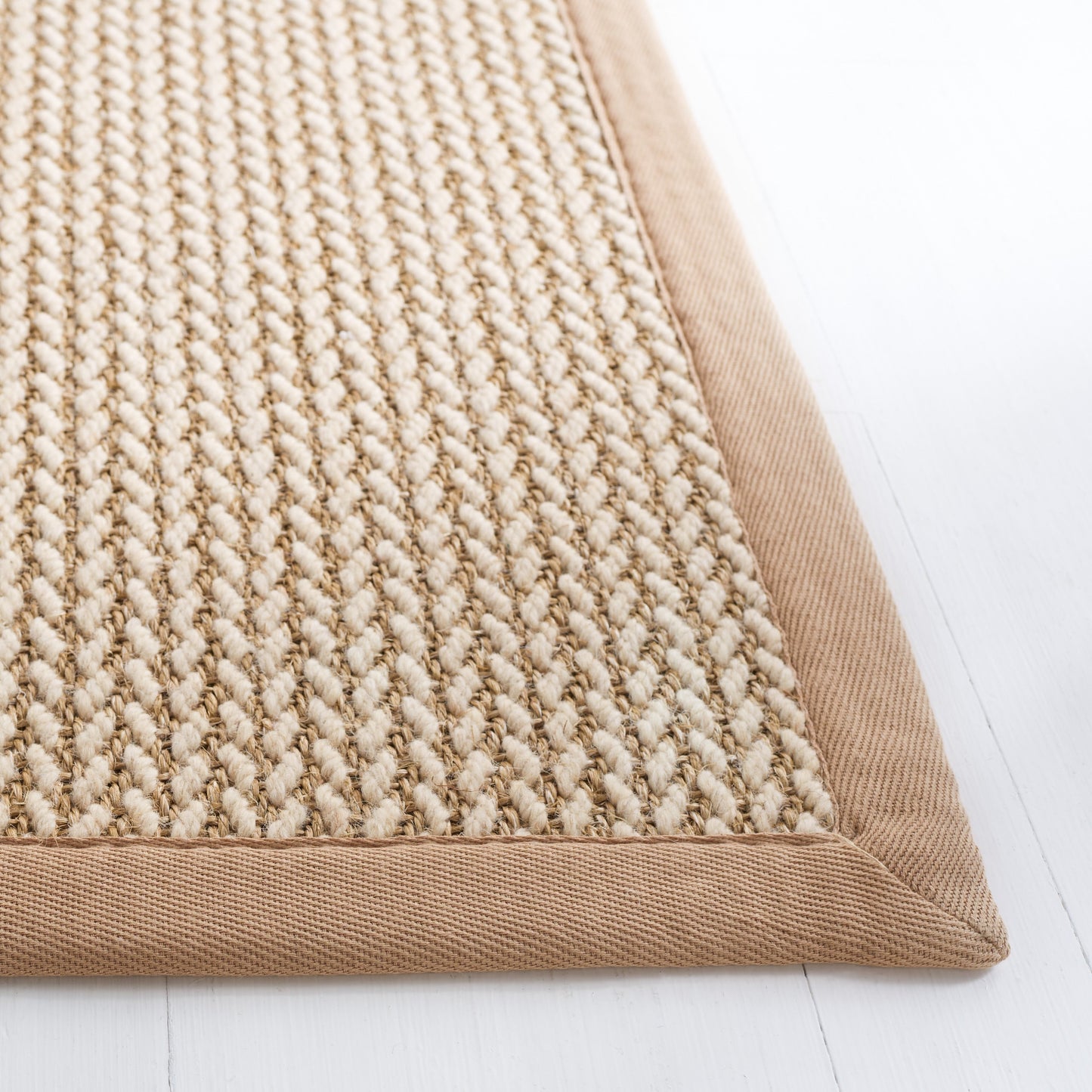 SAFAVIEH Natural Fiber Evia Sisal & Wool Rug