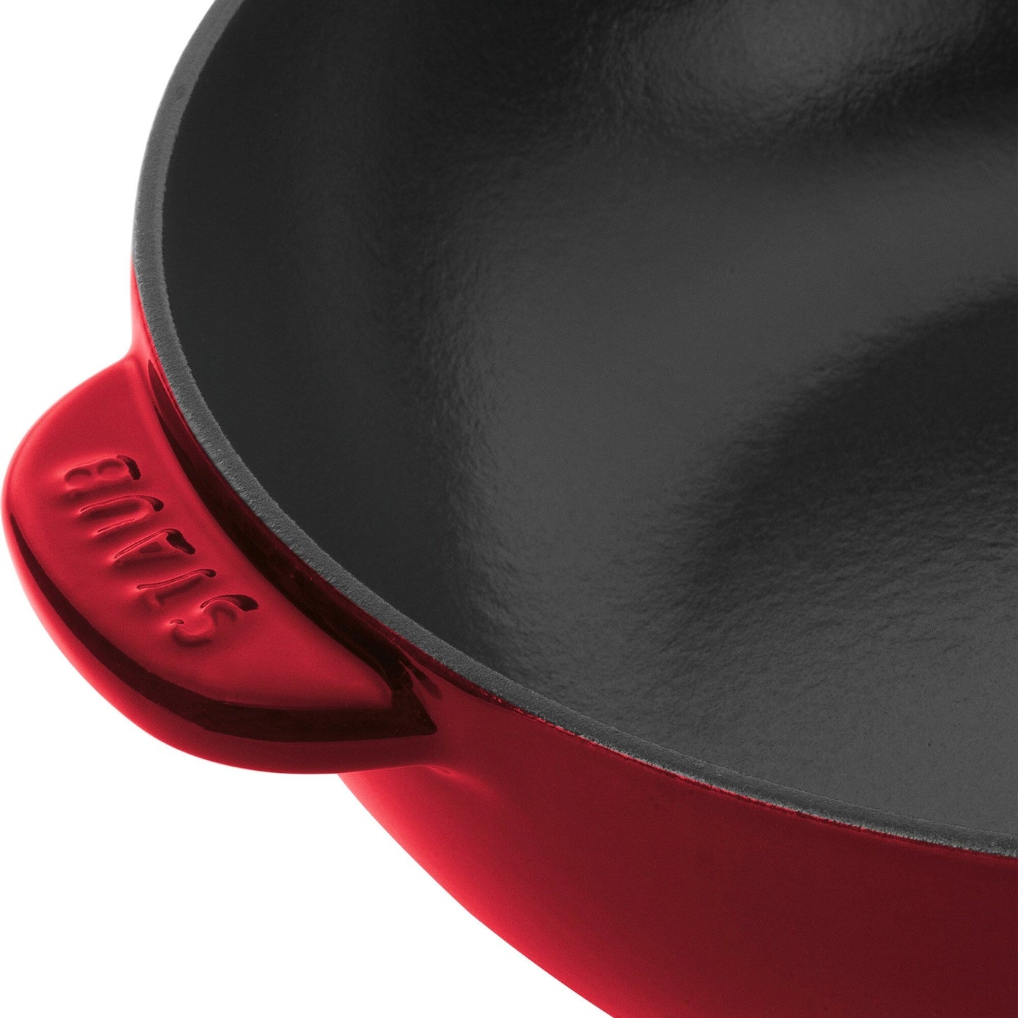 Casserole en fonte Daily de STAUB, 2,9 qt, avec couvercle en verre