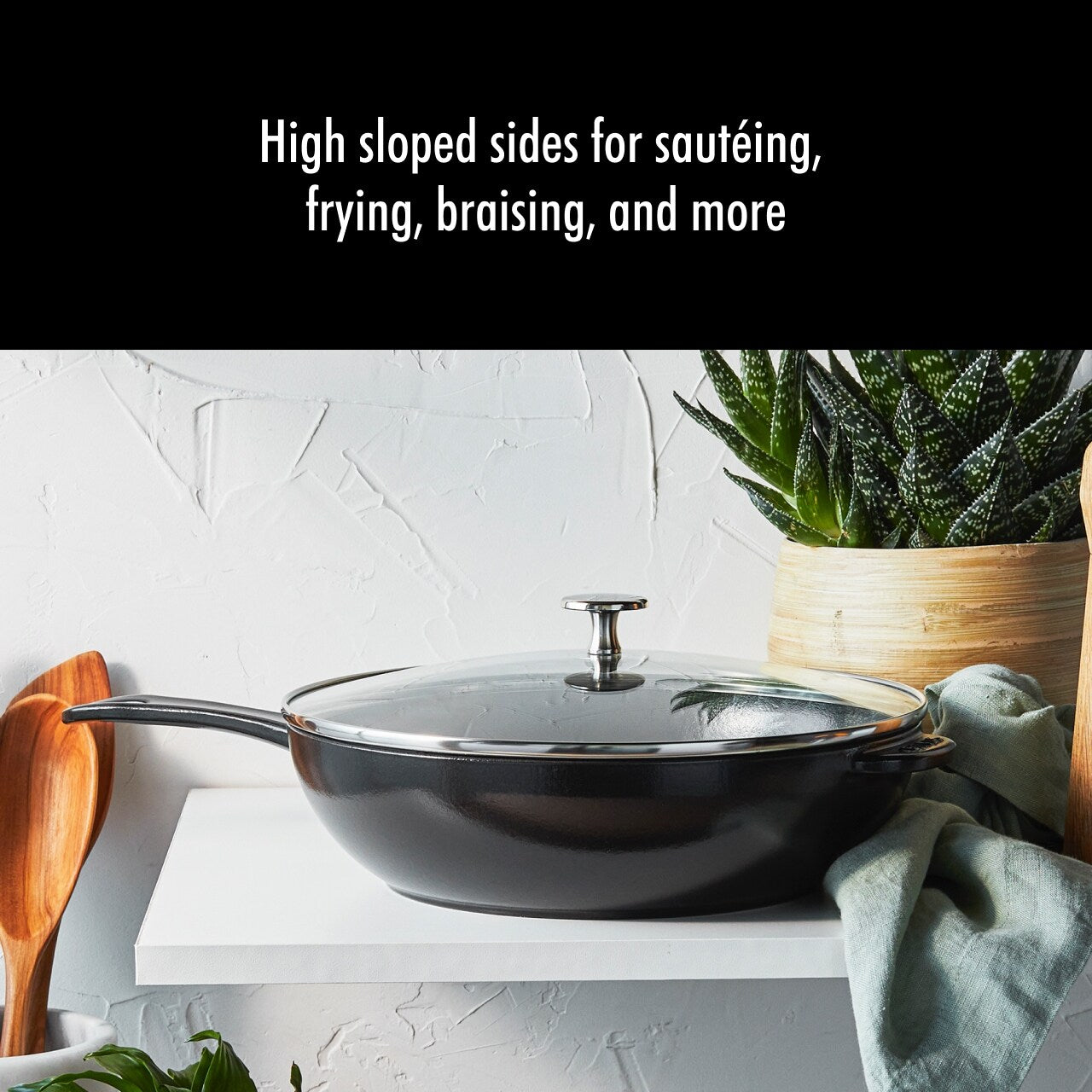 Casserole en fonte Daily de STAUB, 2,9 qt, avec couvercle en verre