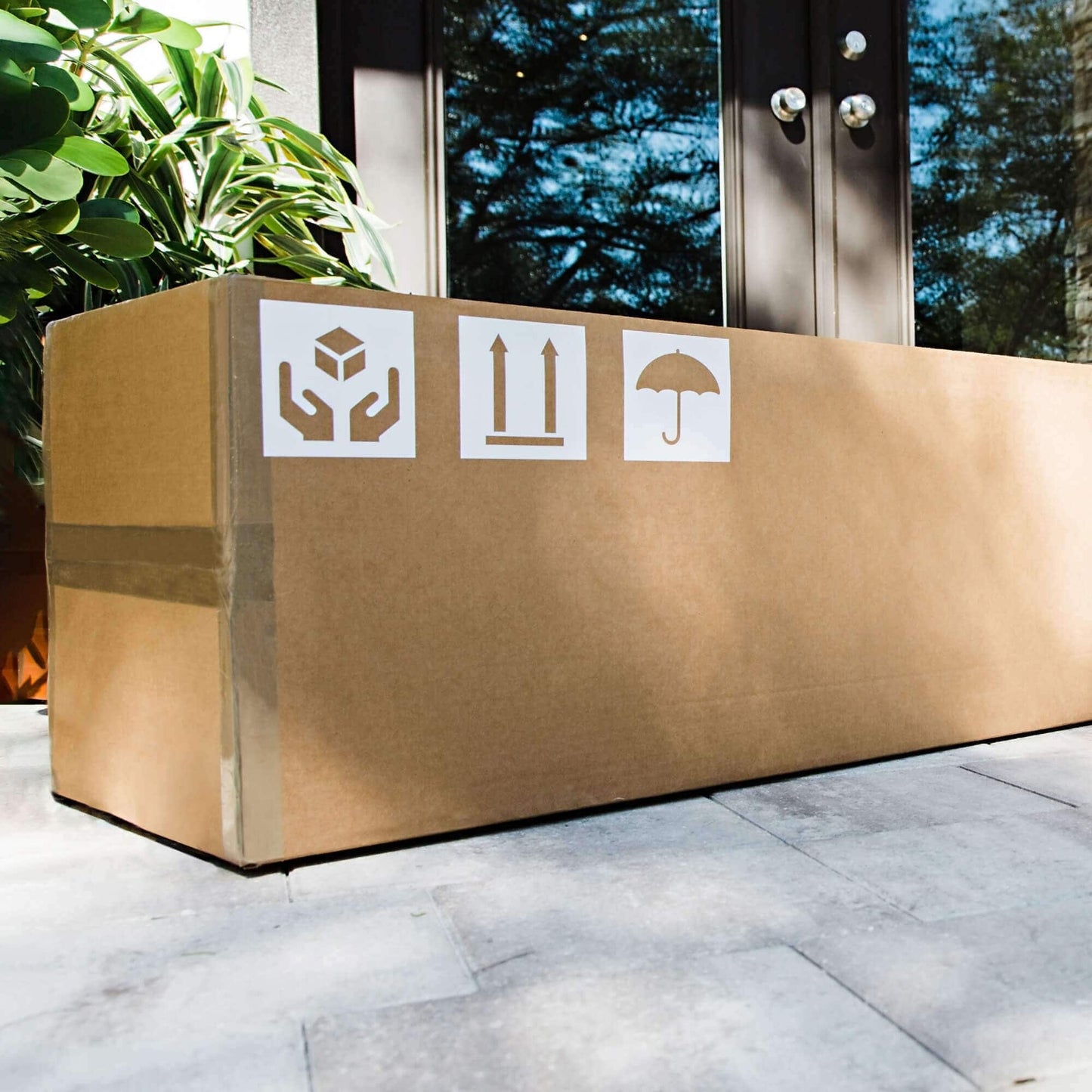 Matelas hybride de 25 cm (10 pouces) Chime de Signature Design by Ashley, livré dans une boîte