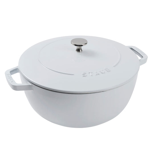 Poule à rôtir en fonte Staub Essential, 5 quarts, sert 5 à 6 personnes, fabriqué en France - 5-qt