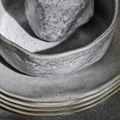 Service de table en grès ATIK de Stone by Mercer Project