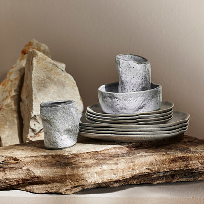 Service de table en grès ATIK de Stone by Mercer Project