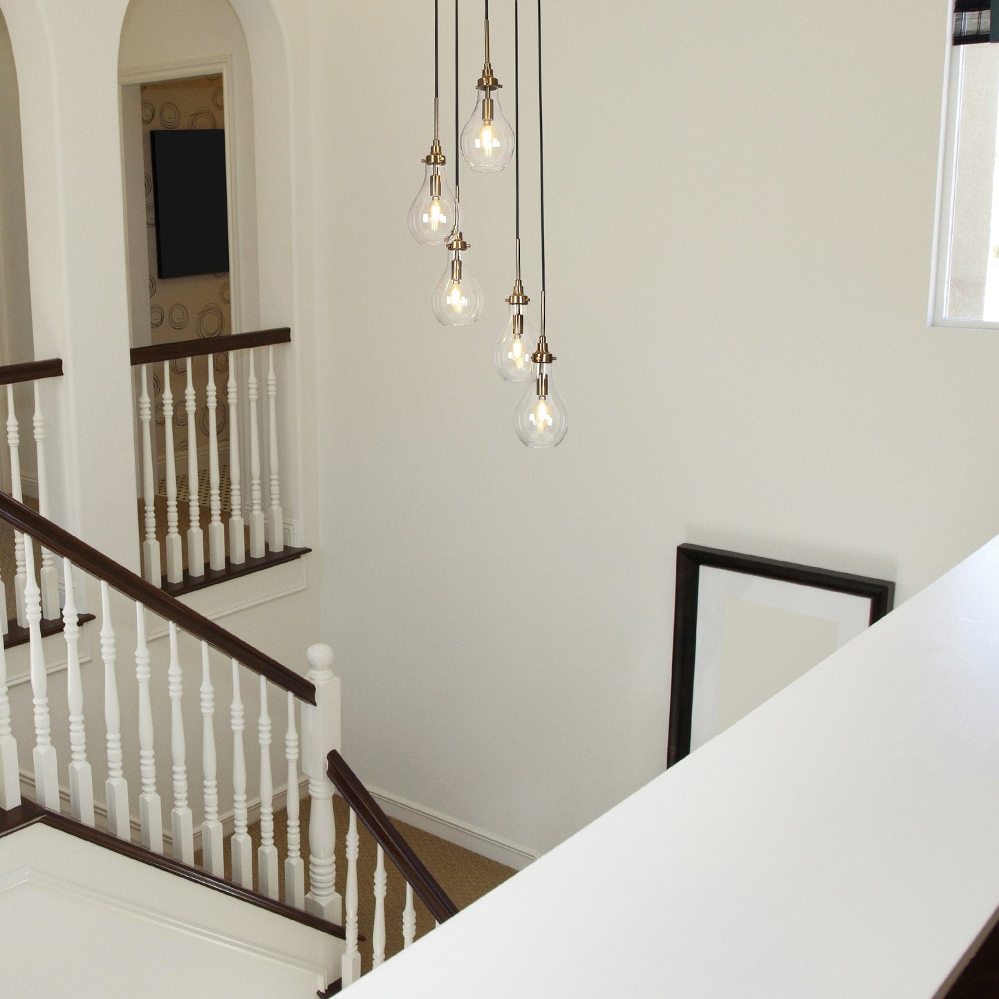 Synia Lustre moderne à 5 lumières en forme de goutte d'eau, suspension pour escalier, entrée, plafonds hauts - D15'' x H18.2-74.2''