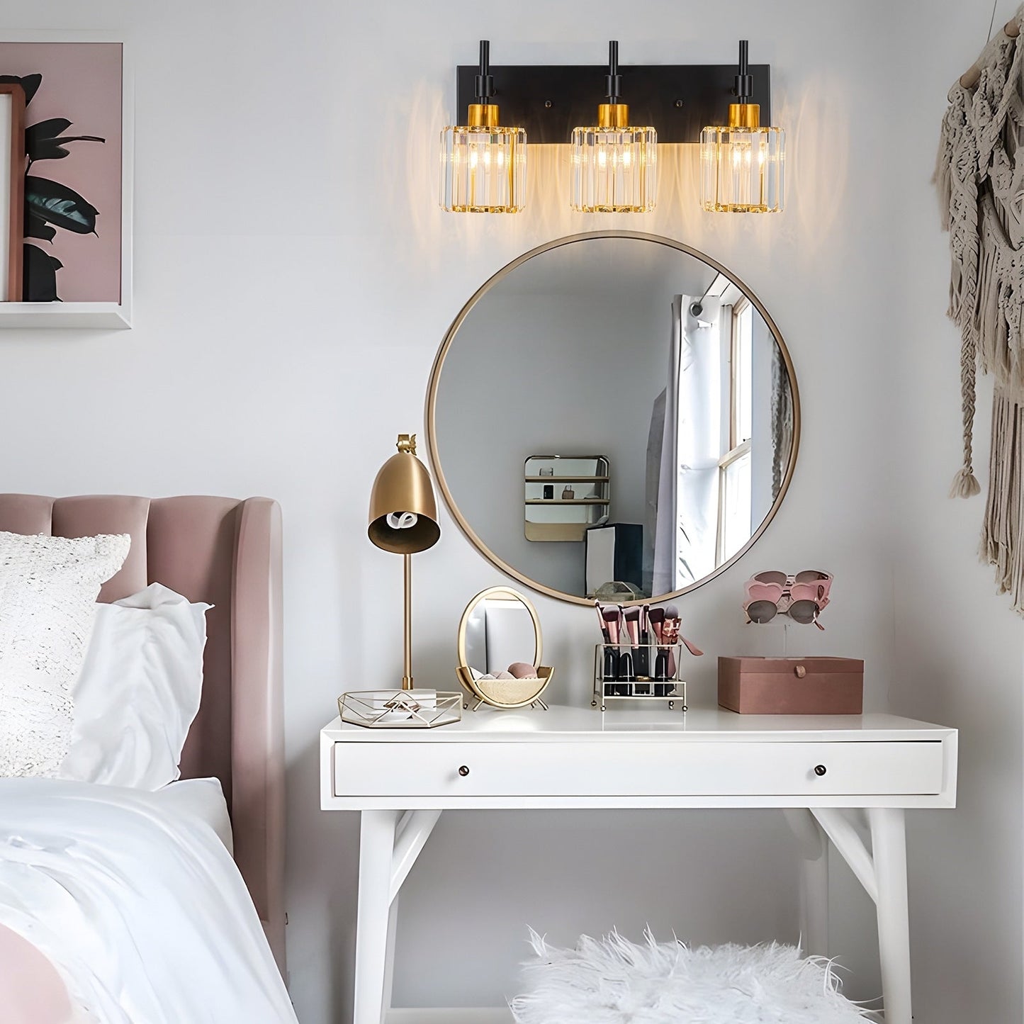 Appliques murales de salle de bain à cristaux, modernes et à intensité variable, avec abat-jours en cristal.