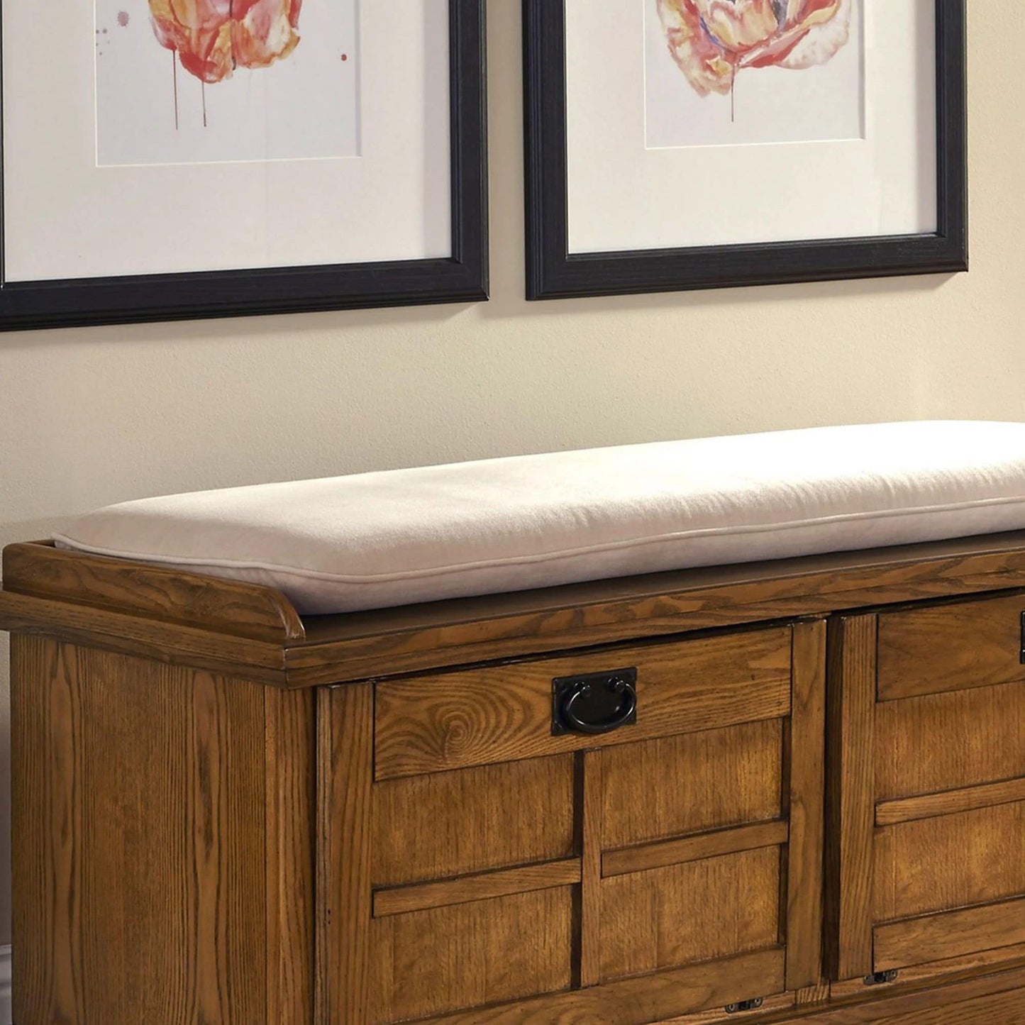 Le banc de rangement capitonné Old Stone de Gray Barn