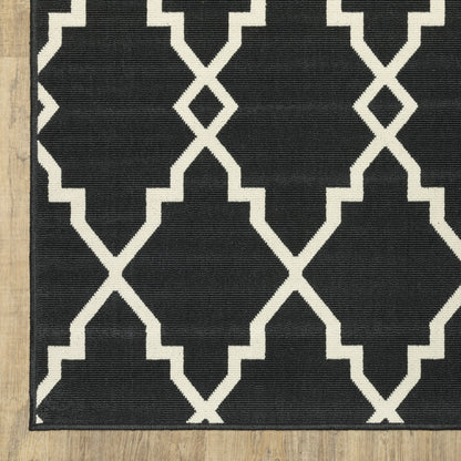 Vista Home Malta Lattice Black/ Off-White Indoor Outdoor Area Rug.
