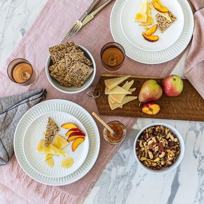 Service de table en porcelaine blanche Over and Back, 24 pièces, à bords cannelés