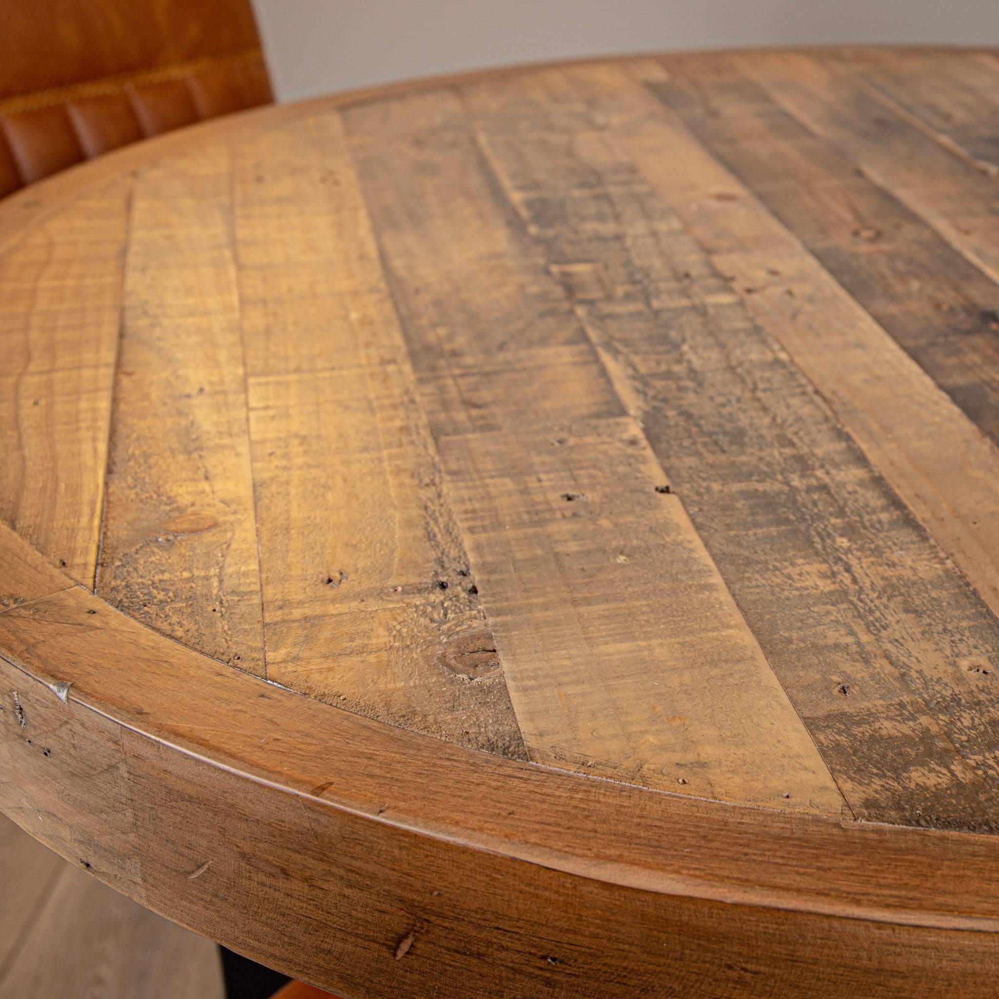 Lincoln Oak Round Dining Table Set