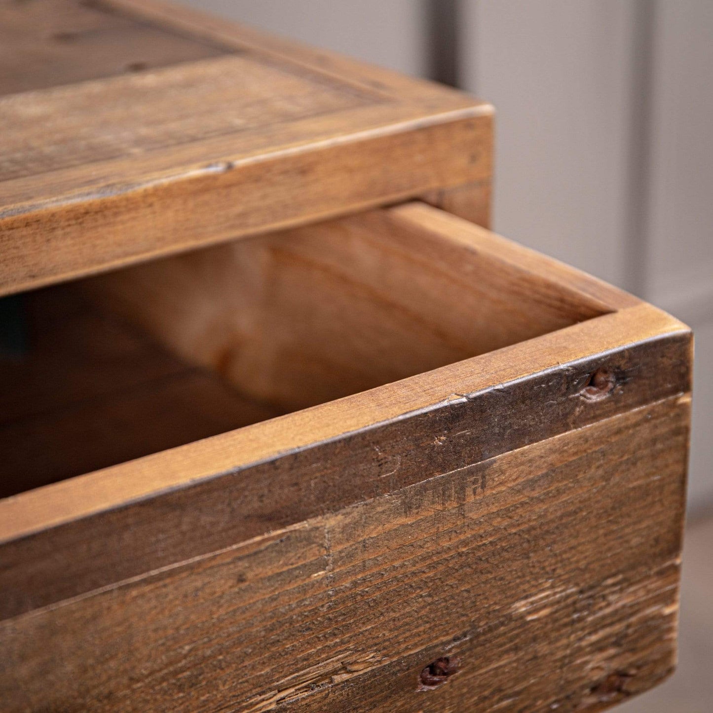 Lincoln Rustic Lamp Table