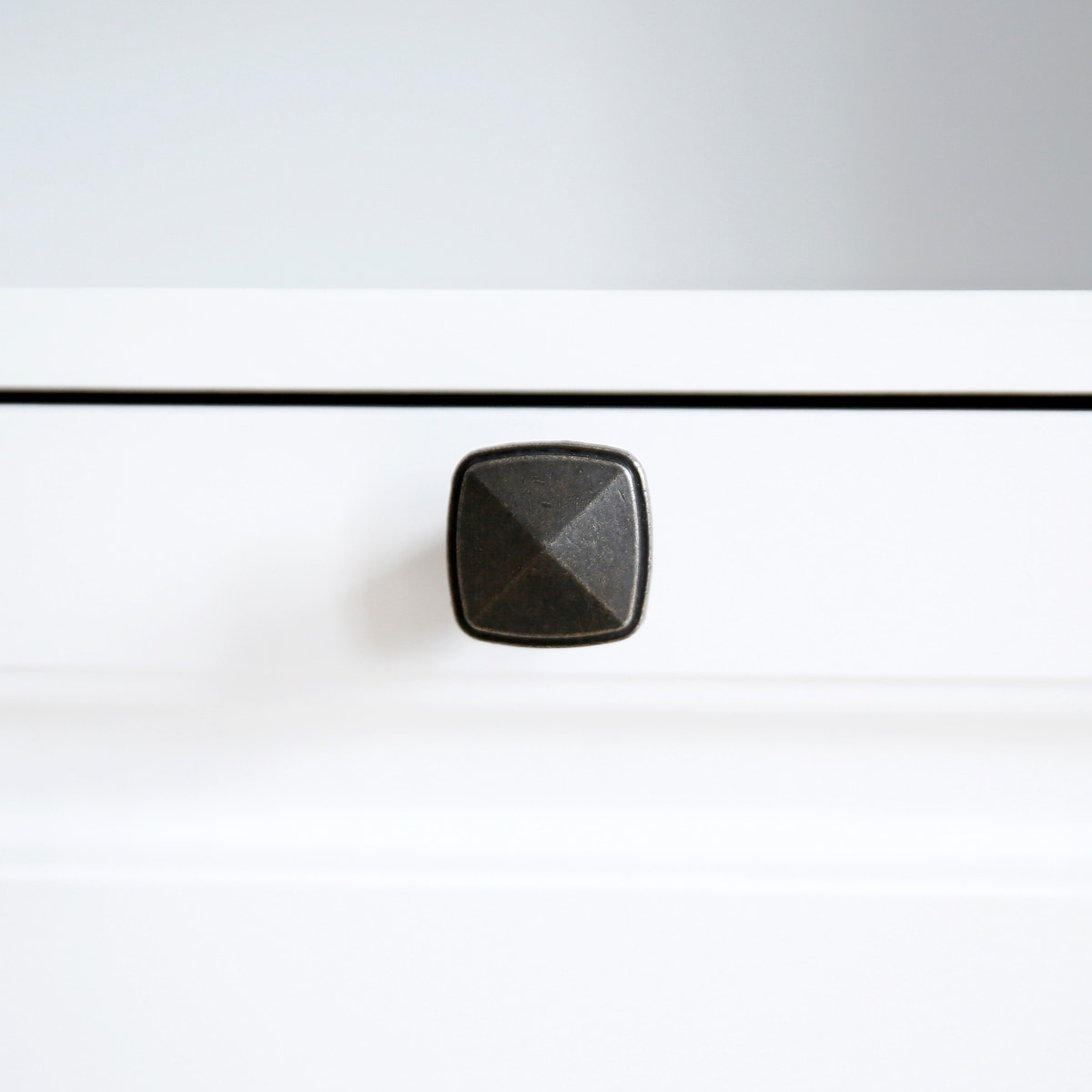 Station d'alimentation pour chien Roomfitters avec 2 gamelles surélevées, meuble de rangement basculant pour l'alimentation des animaux domestiques